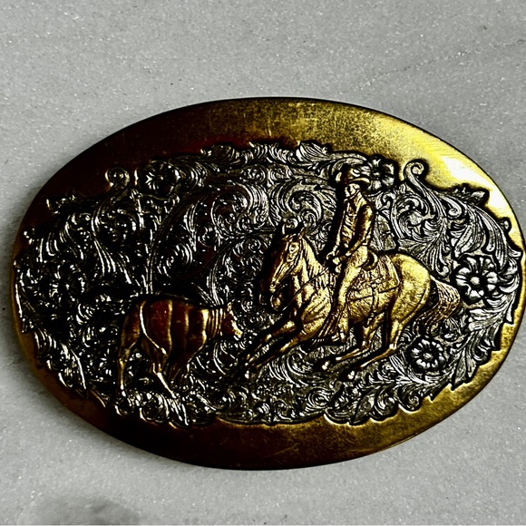 Award Design ~ Western/Cowboy/Bull ~ Gold & Silver Metal Tone ~ 24GP Belt Buckle - Picture 12 of 14